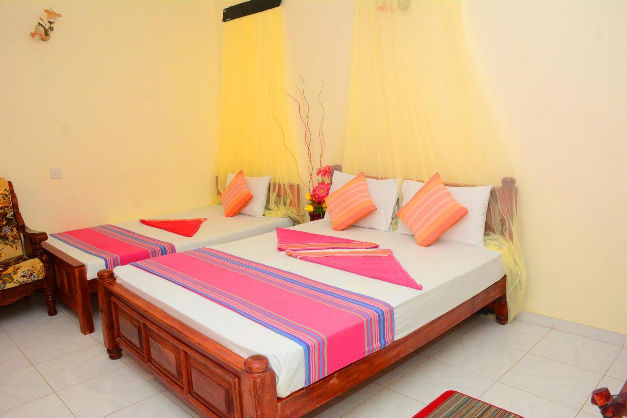 Tissa Rainbow Guest & Yala Hotel Tissamaharama Exterior photo